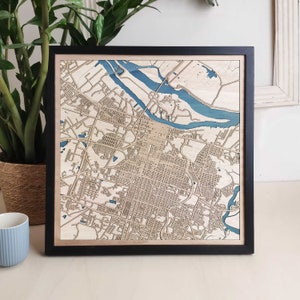 Carte en bois personnalisée de la savane - Cadeau artistique personnalisé