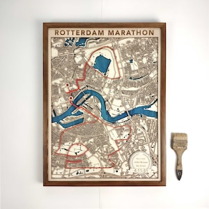 Kaart marathonloper Rotterdam - 3D lasergesneden houtkunst