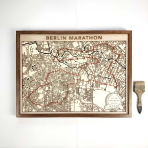 Kaart marathonloper Berlijn - 3D lasergesneden houtkunst