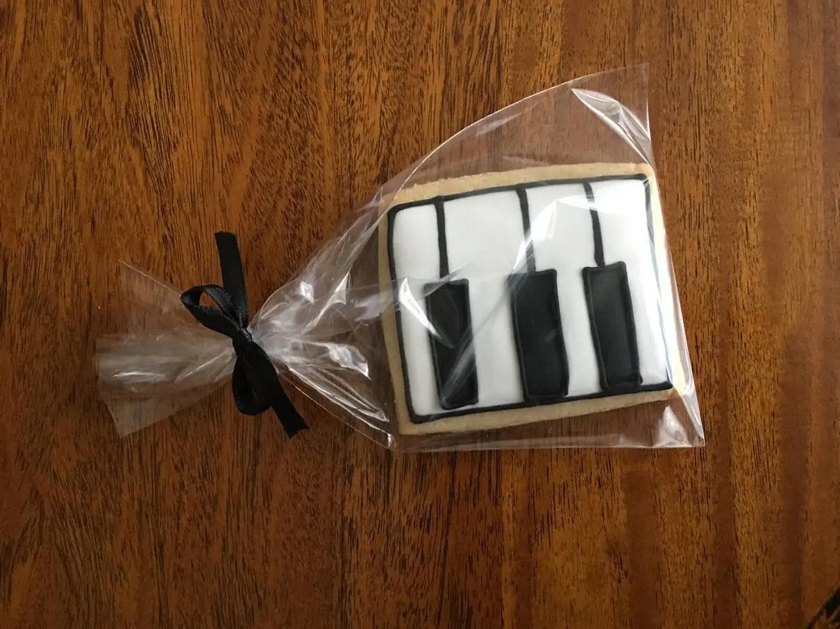 Piano Cookies, Royal Icing Cookies, Musical Instrument Cookies, Music ...
