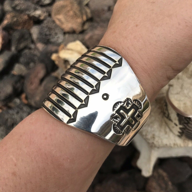 elvira bill bracelet
