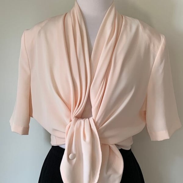 VINTAGE 80s does 40s Chanel-Style light Peach Pink Apricot Deep V Silky Blouse