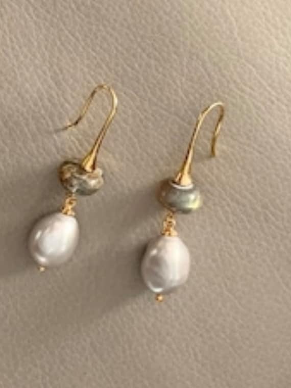 Labradorite & Gray Pearl Earrings