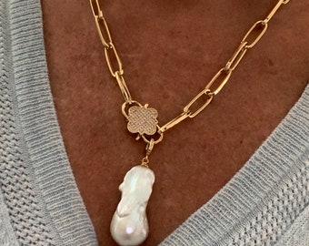 Gold Link Baroque Pearl Pendant Necklace