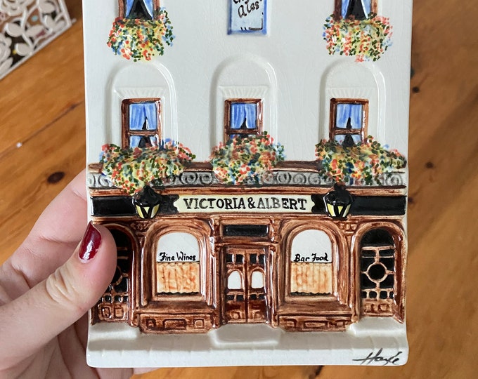 Vintage Rare Hand Made and Hand Painted Hazle Ceramics England Victoria