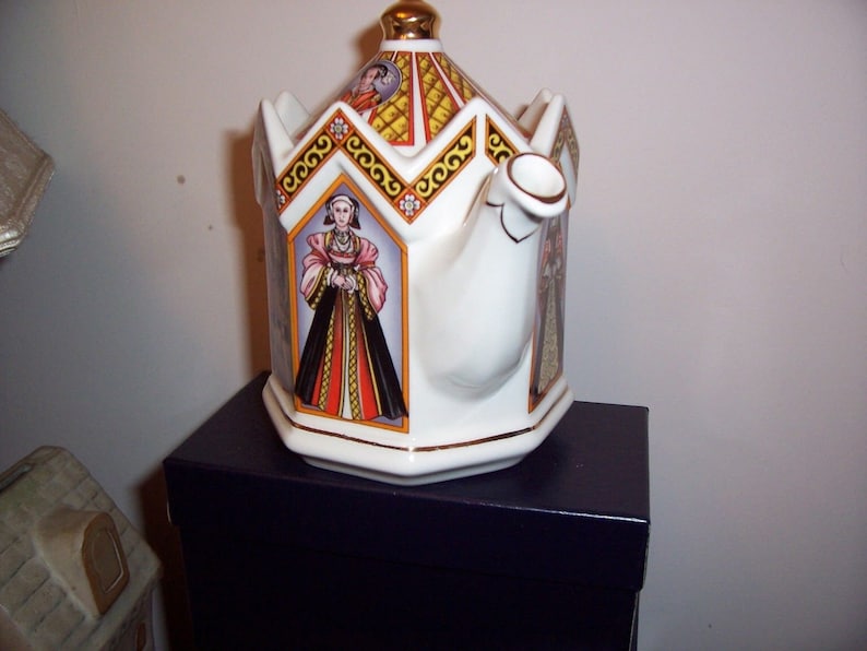 Vintage Sadler Teapot King Henry VIII and His Six Wives the Minster Historical Series from 1980s image 8