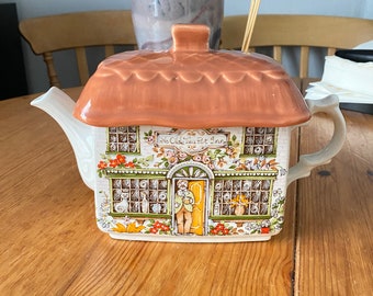 Vintage Sadler Ye Olde Teapot Inn Cotswold Cottage Colourful Teapot from 1980s