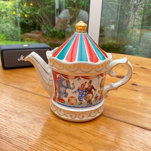 Vintage Sadler Edwardian Entertainments Circus Teapot from 1980s with Correct Colour Lid image 3