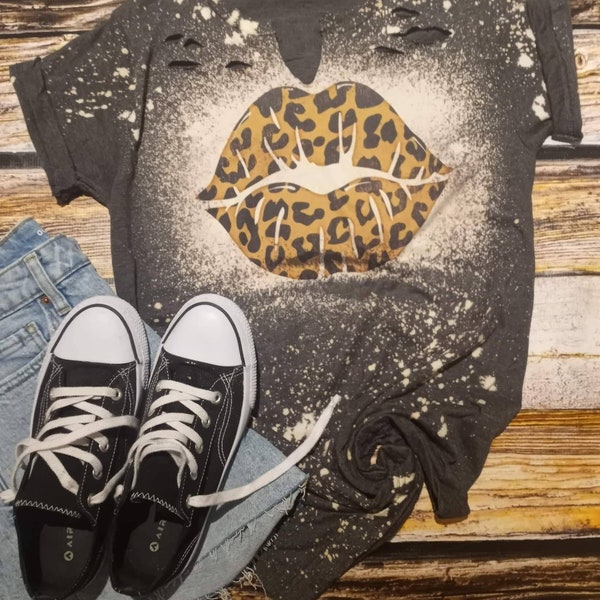 Leopard lips distressed womens tshirt