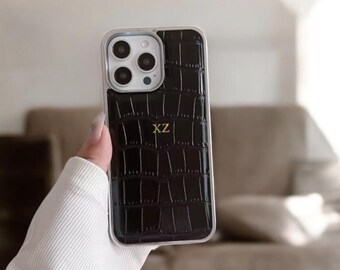 Coque iPhone antichoc en cuir végétalien croco avec initiales personnalisées pour iPhone 17 16 15 14 13 12 11 Pro Max Plus cadeau monogramme personnalisé pour elle
