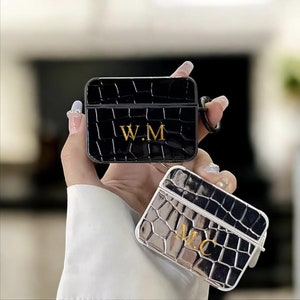 Gepersonaliseerde custom initialen monogram krokodillenleer Airpod-hoesje| Pastelkleurig AirPod 3 4 hoesje gepersonaliseerd leren cadeau-idee Airpod Pro 2