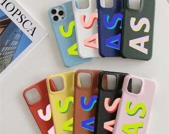 Personalisierte Benutzerdefinierte Initialen Buchstaben Monogramm Name Luxus Kieselleder Schutz iPhone 15 iPhone 14 iPhone 13 12 11 Pro Max Geschenkidee