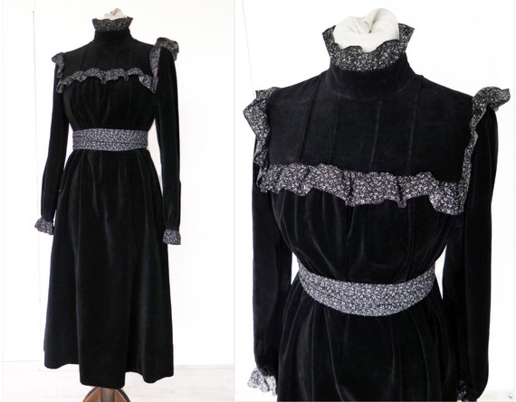 AMAZING RARE BLACK Velvet Vintage High Neck Belte… - image 1