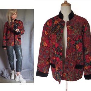 GEIGER OF AUSTRIA Vintage Thin Wool Quilted Superior Quality Floral Baroque Print Multicoloured Red Short Jacket Blazer Velvet Trim, M/L