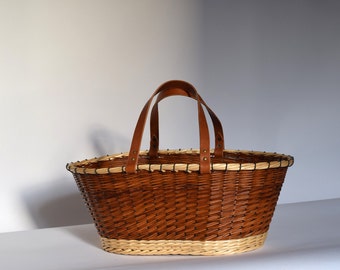 Two-tone wicker shopping basket