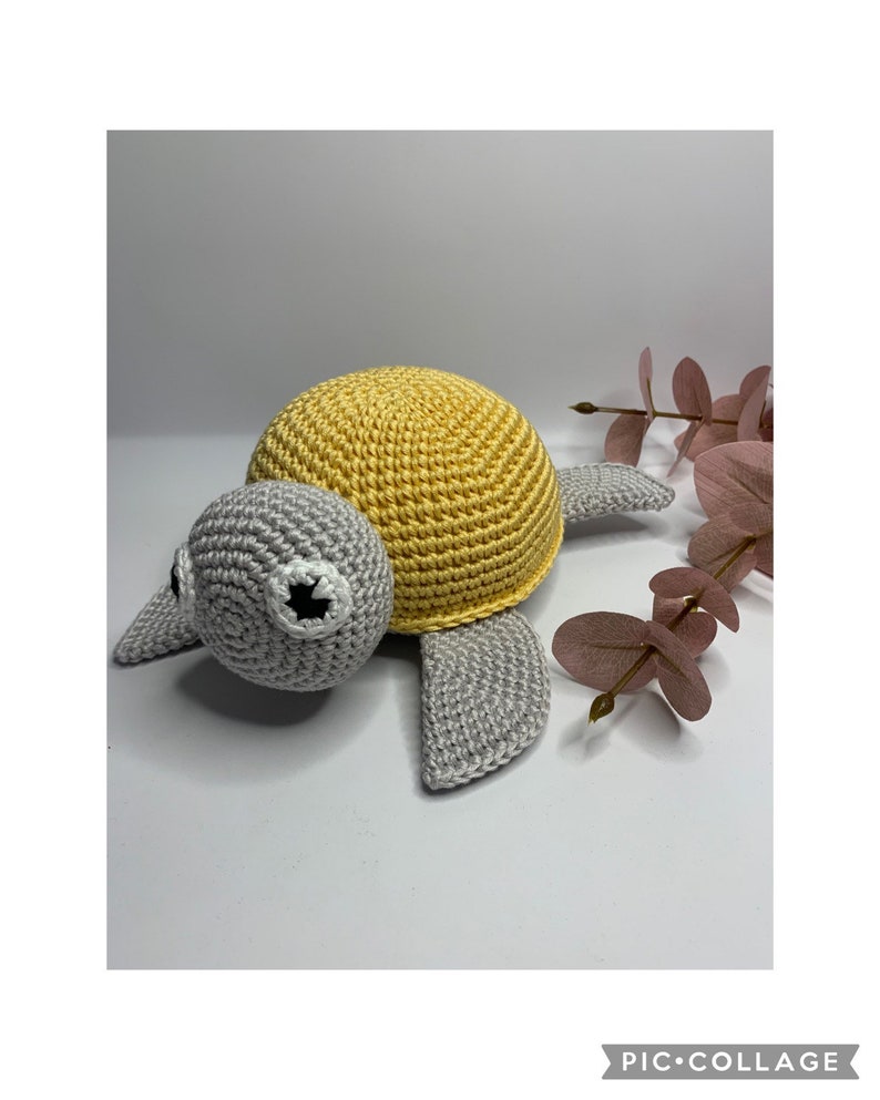 Large turtle music box crocheted according to your choice of color and melody image 1