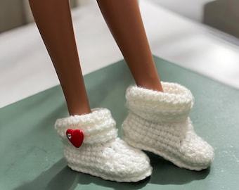 Smart dolls BJD 60cm Slip on Crochet Booties / Schuhe mit weißem Garn Kunststoff rote Herz Verzierung Handmade gehäkelt