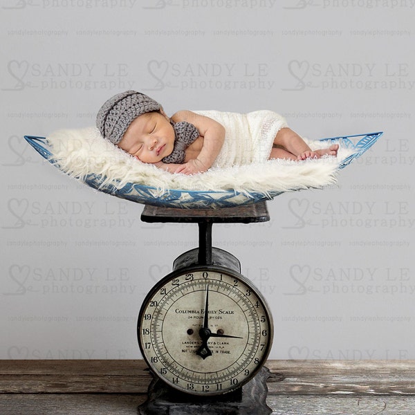 Nouveau-né Digital Backdrop - vintage Scale with Turquoise Leaf Basket and Adjustable Weight Needle Background Composite