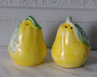 Vintage Pear Salt and Pepper Shakers - cute fruit farmhouse kitchen decor retro kitchenalia