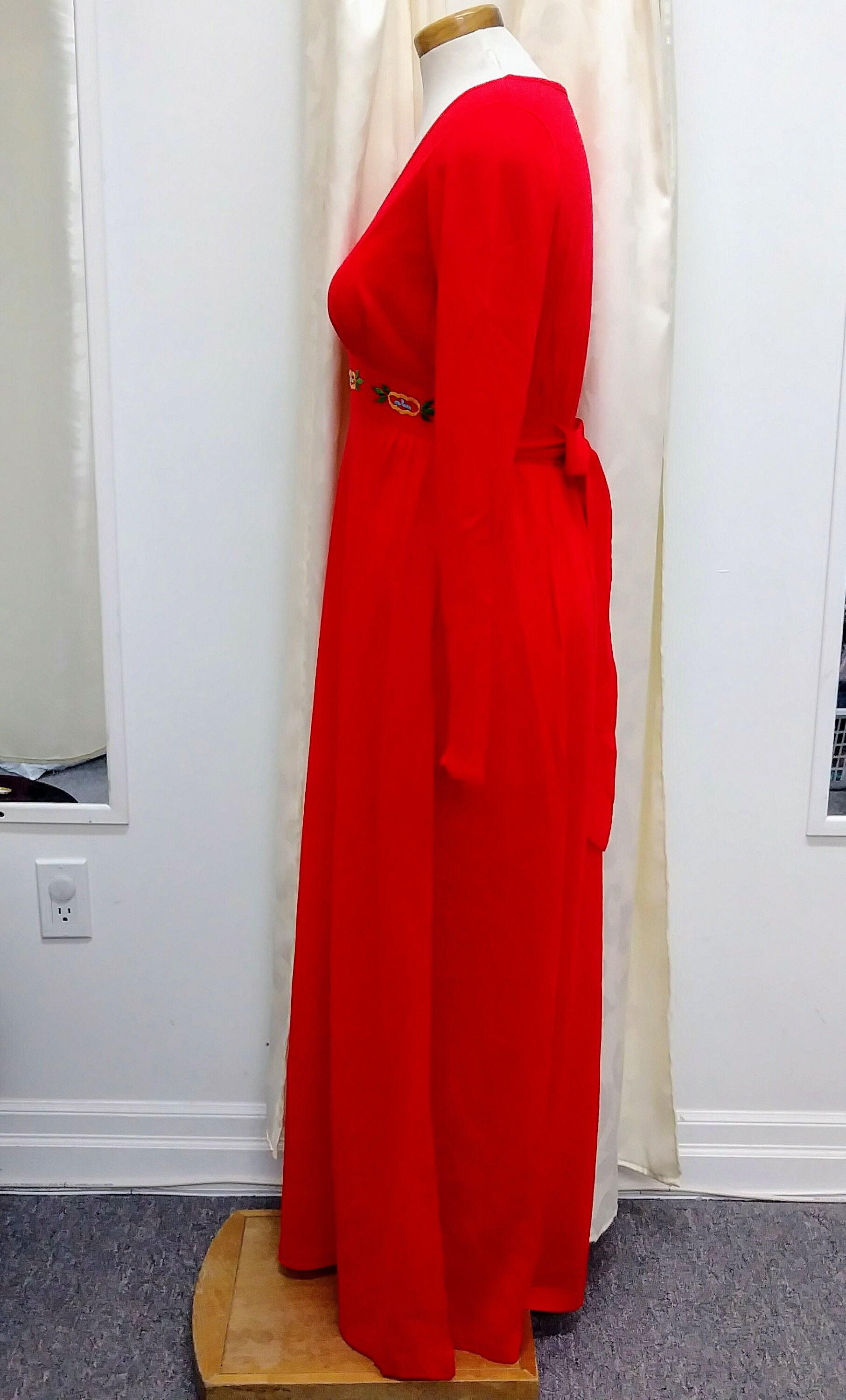 1970's Vintage Red Maxi Peasant Dress W/ Embroidered - Etsy Canada