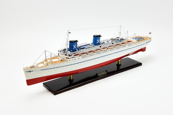 Handmade Wooden Ship Model Scale 1:300 SS Europa Ocean Liner Ship Model 37/"