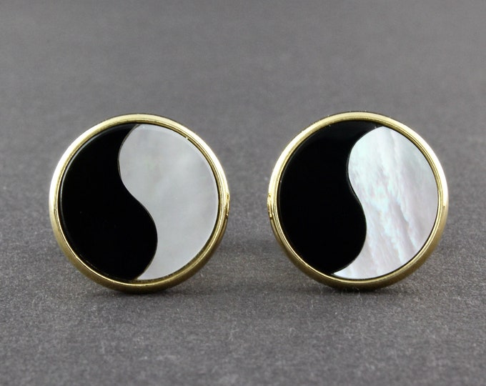 Vintage Shiny Gold Tone Black Onyx and White Mother of Pearl Yin & Yang
