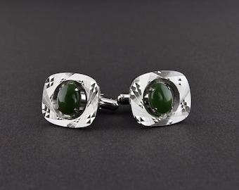 Vintage Genuine Dark Green Jade Prong Set Stone Shiny Silver Tone Diamond Cut Cufflinks