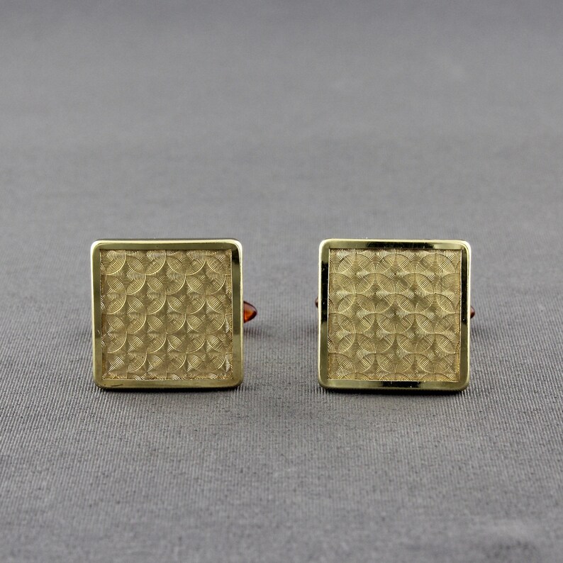 Vintage Krementz Gold Filled Engine Turned Geometric Brown Lucite Decorative Bullet Toggle Cufflinks