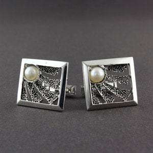Vintage Sterling Silver White Cultured Pearl Mid 20th Century Modernist Open Design Cufflinks