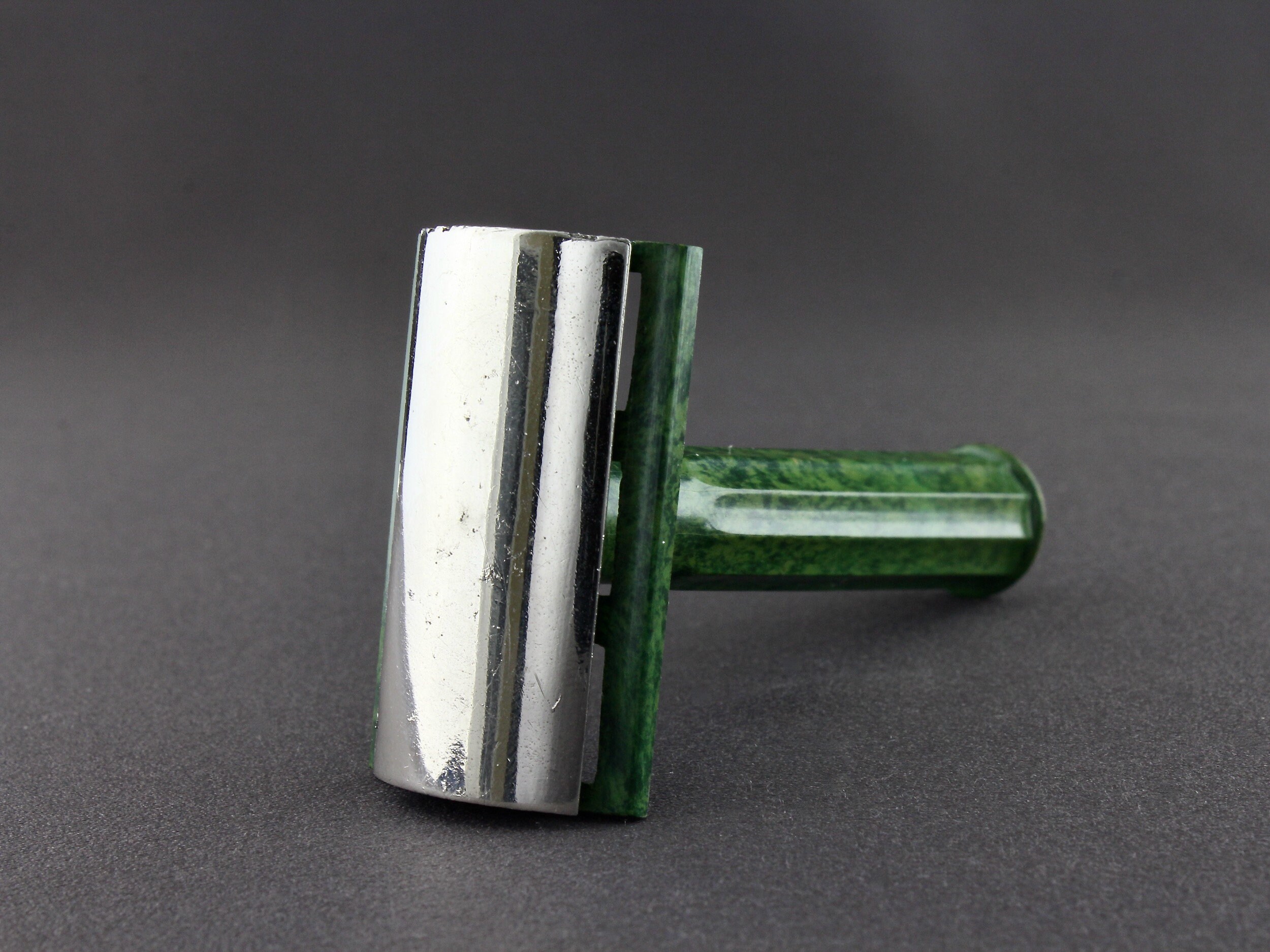 Vintage 1920s the Laurel Bakelite DE Safety Razor and Blades in