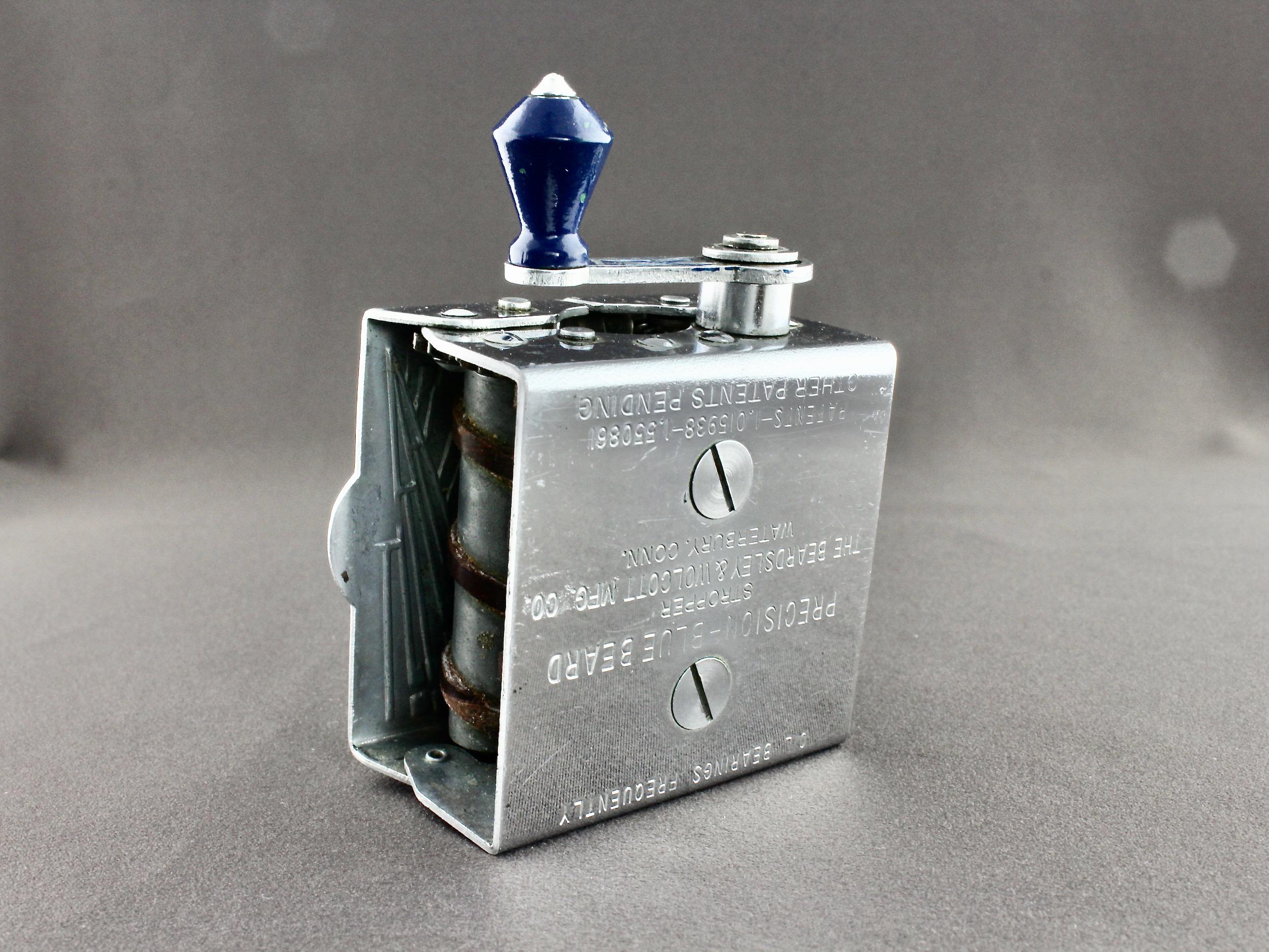 Vintage 1920s Beardsley & Wolcott Precision Bluebeard Stropping