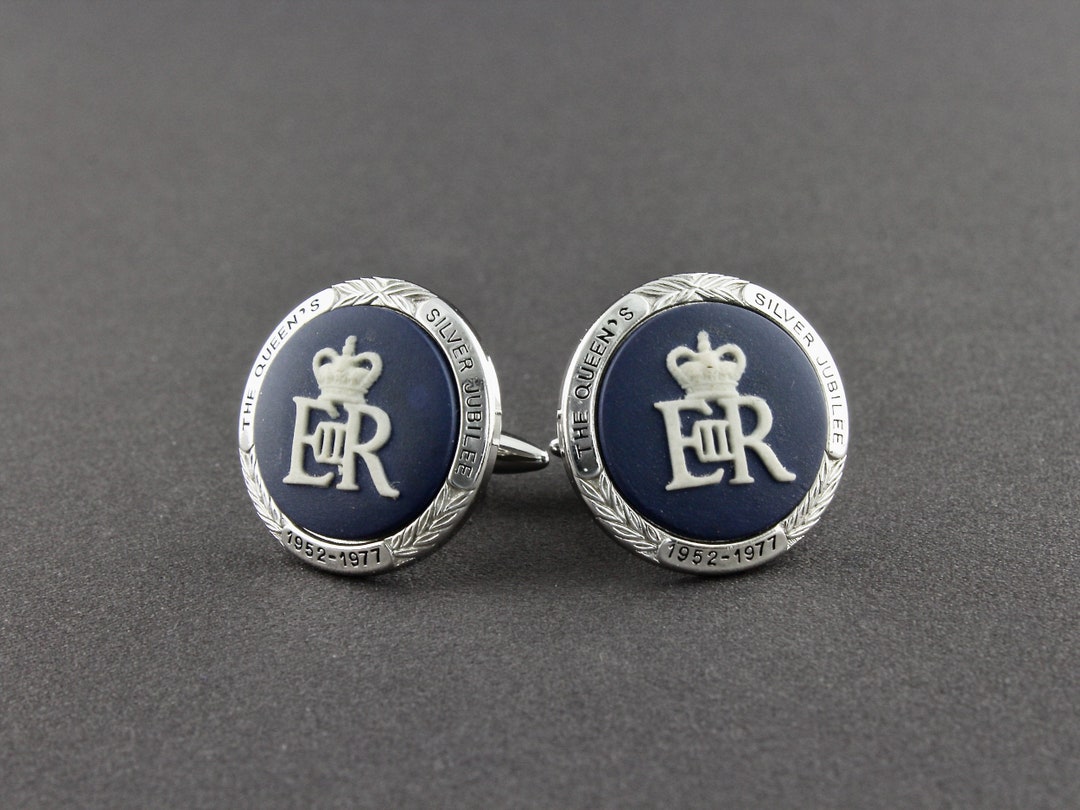 Vintage the Queens Silver Jubilee 19521977 Dark Blue and White