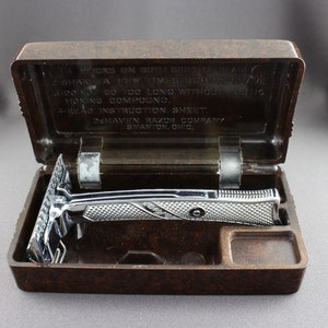 Vintage 1930s De Haven Model No 3 Shake To Sharpen Silver SE Safety Razor In Original Brown Bakelite Box And Cardboard Box
