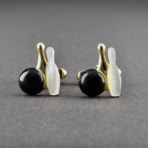 Vintage Swank Bowling Pins And Bowling Ball White Mother Of Pearl And Black Lucite Cufflinks
