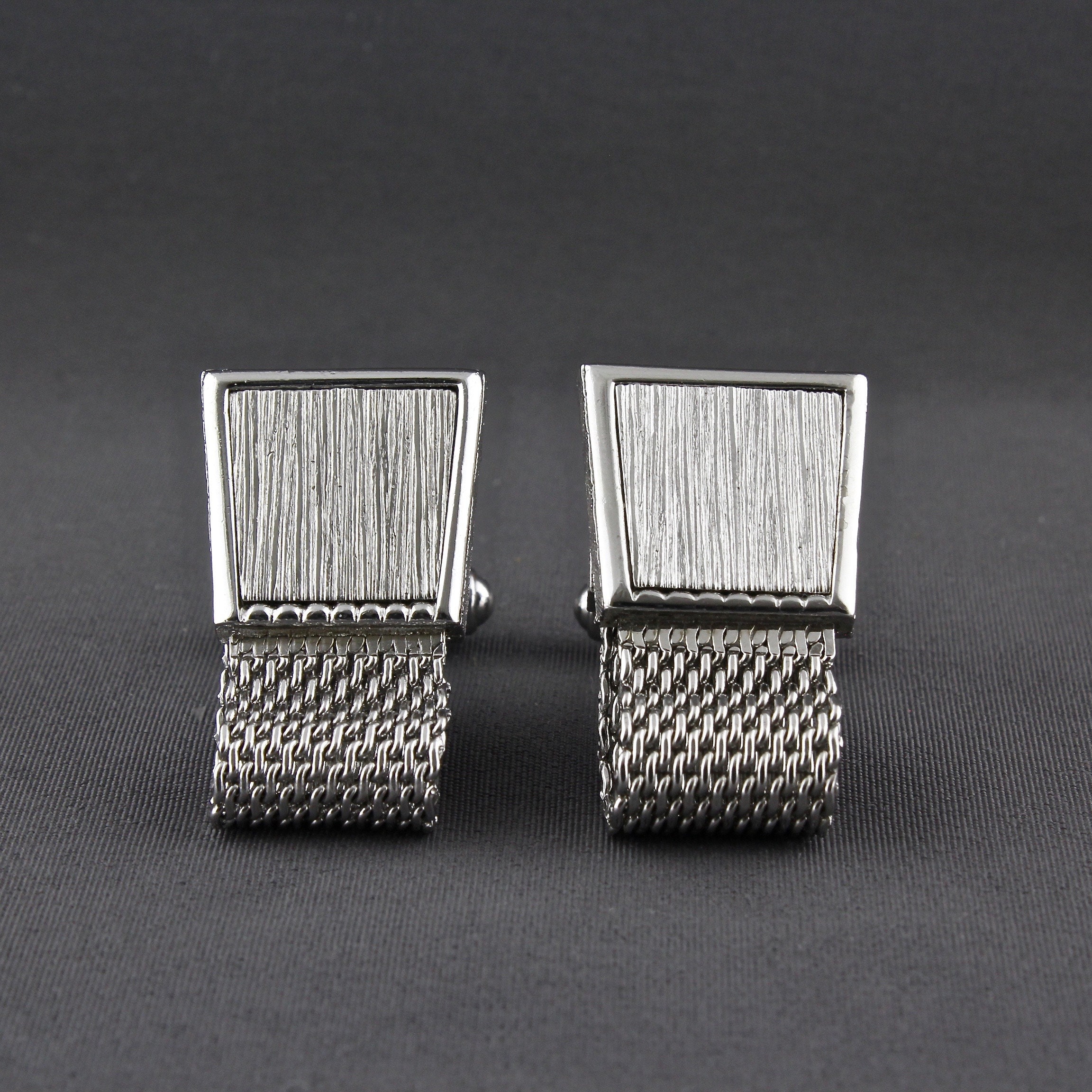 Vintage Swank Solid Wrap Around Style Graduated Square Chain Link Shiny Silver Tone Cufflinks