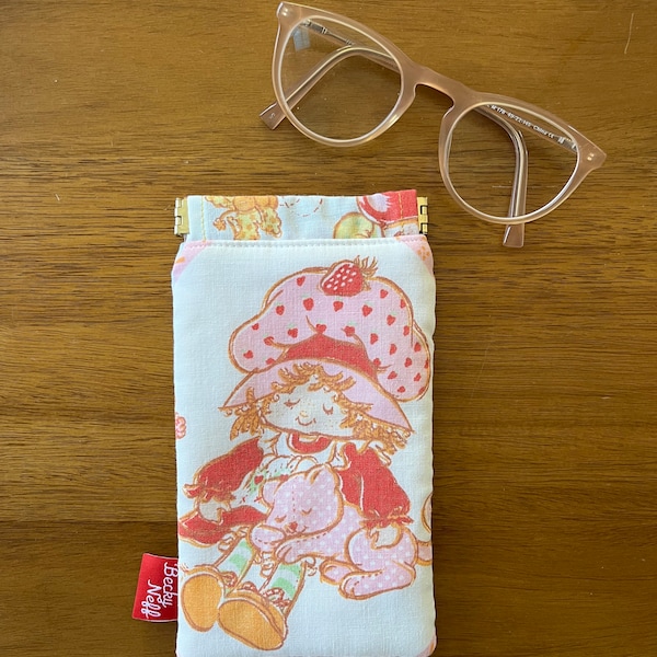 Vintage Strawberry Shortcake fabric (1980) snap-close eyeglass or sunglass case