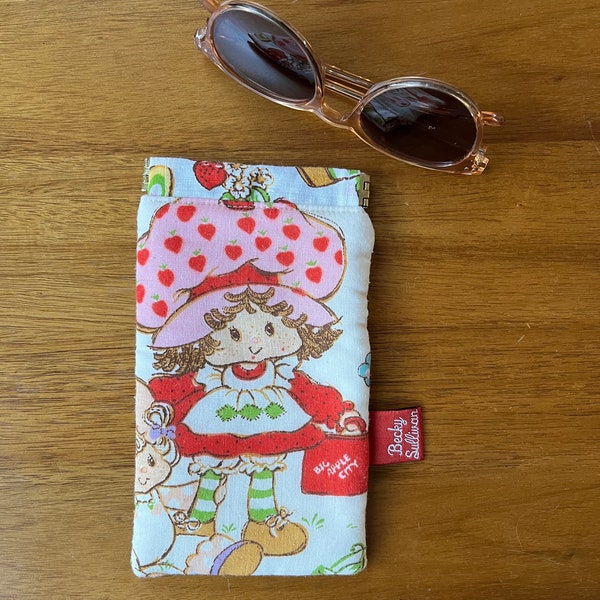 Vintage Strawberry Shortcake fabric (1980) snap-close eyeglass or sunglass case