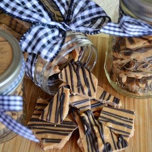 Peanut Butter Bark (2 oz) - Mason Jar Gift