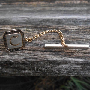 Vintage C Monogramm Krawattennadel. Geschenk für Papa, Bräutigam, Trauzeugen, Hochzeit, Jahrestag, Weihnachten, Geburtstag, Vatertag.