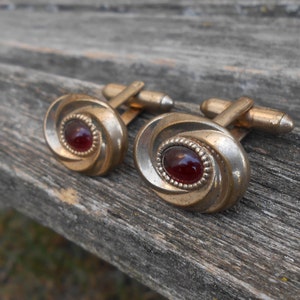 Vintage Red Stone Cufflinks. Gift For Dad, Groom, Groomsmen, Wedding, Anniversary, Birthday, Christmas, Father&#39;s Day.