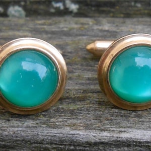 Vintage Green Glass Cufflinks. Gold Tone. Gift for Dads, Groomsmen, Groom. St. Patrick, Shamrock, Clover.