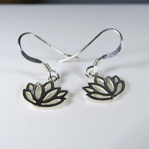 Orecchini a forma di fiore di loto in argento sterling, orecchini in argento, orecchini a forma di fiore di loto 925, orecchini a forma di fiore 925, graziosi orecchini in argento
