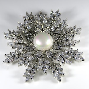 Diamante flower brooch , snowflake  brooch, cubic zirconia brooch , diamante brooch, statement brooch, Mother’s Day gift, Gift for mom