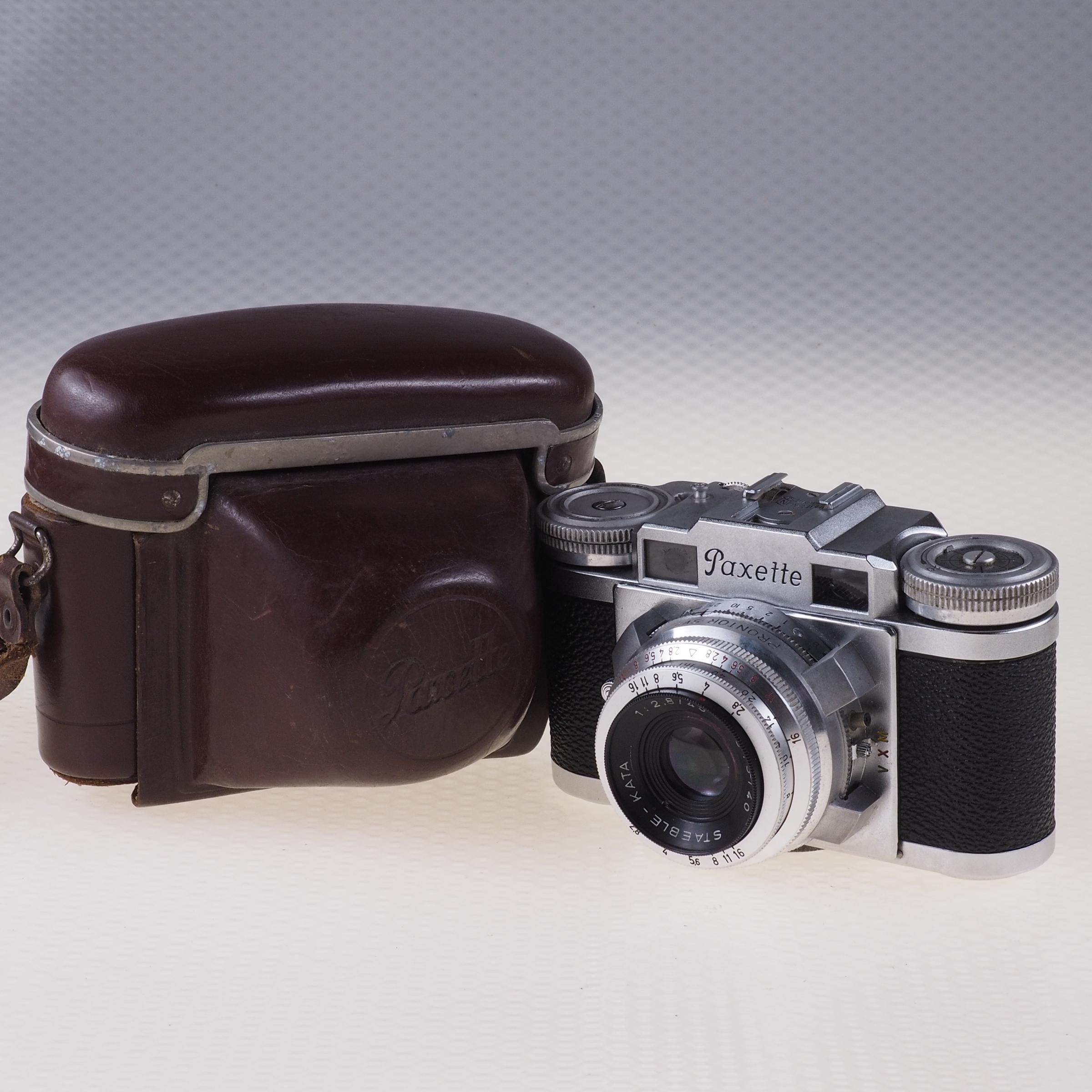 BRAUN コンパクトフィルムカメラ f2.8 45mmドイツ製 BRAUN コンパクトフィルムカメラ f2.8 45mmドイツ製