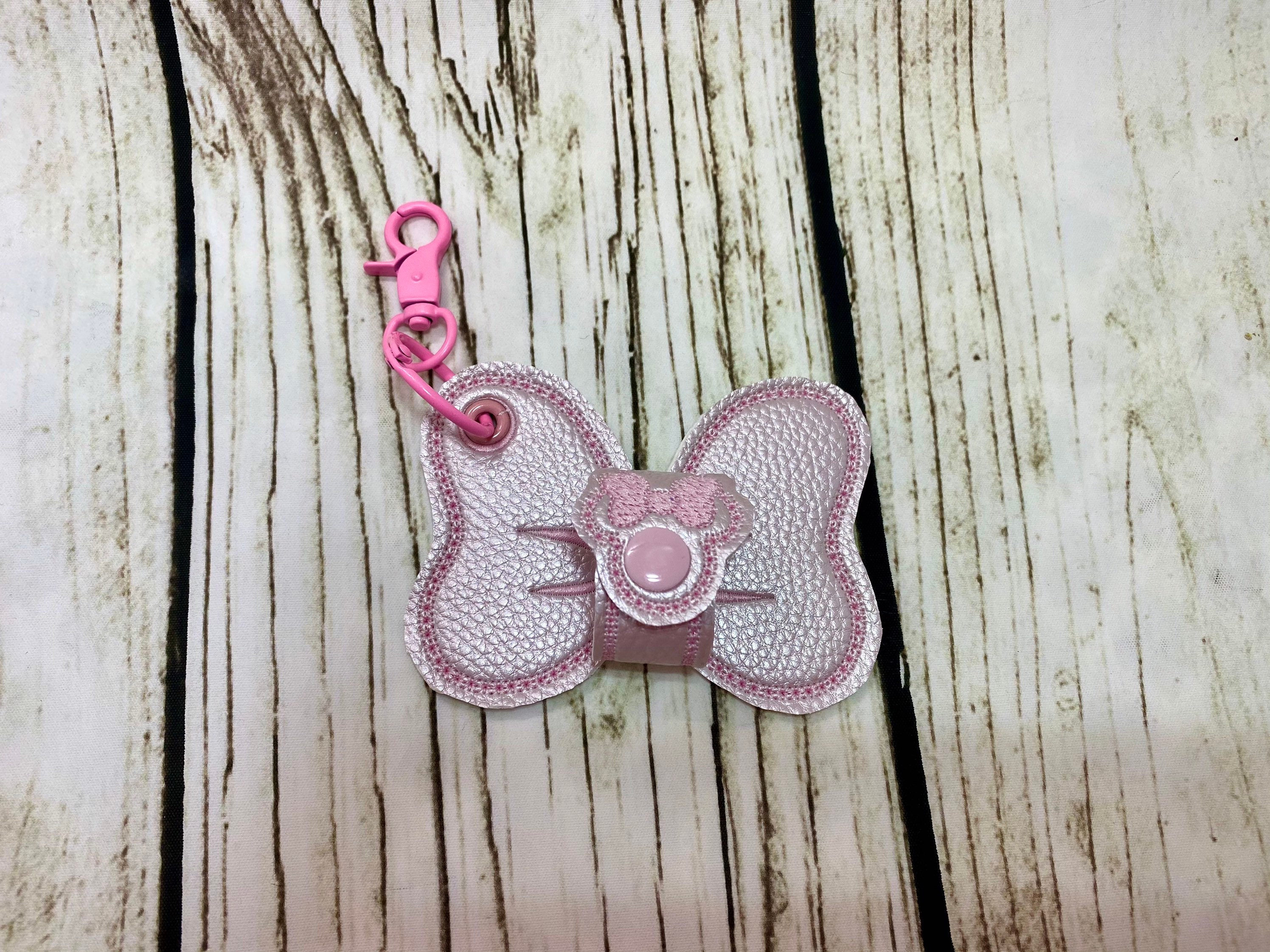 loungefly minnie ear holder