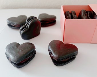 Anti Valentine Black Heart French Macaron 5, 10, 15, 25