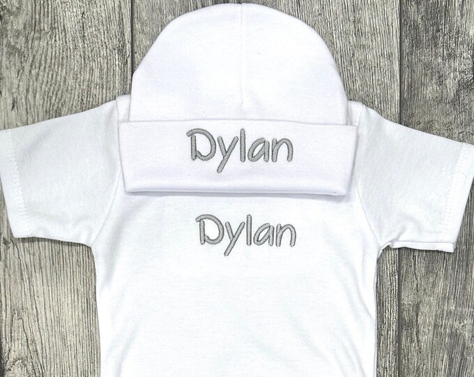 Personalized embroidered baby clothing set with hat and bodysuit in sizes preemie, newborn, 0-3 months or 3-6 months - baby take home outfit
