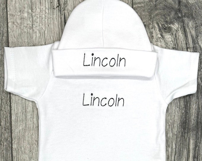 Personalized embroidered baby clothing set with hat and bodysuit in sizes preemie, newborn, 0-3 months or 3-6 months - baby take home outfit