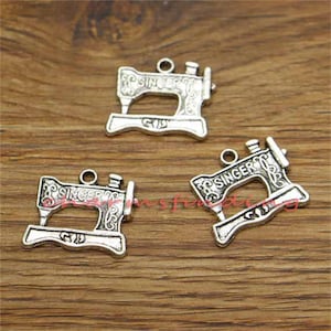 25pcs Sewing Machine Charm Antique Silver Tone 21x18mm cf3199