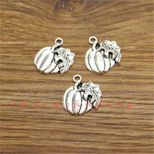 20 sztuk Dyniowe Wózki Charmsy Wózek Antyczny Srebrny Tone 19 x 21 mm cf3797